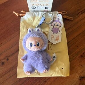 ❌SOLD❌Labubu Pin For Love Keychain ?